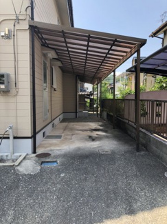 【駐車場】 | 差掛け・屋根付きなので雨の日の洗濯物も心配なしです