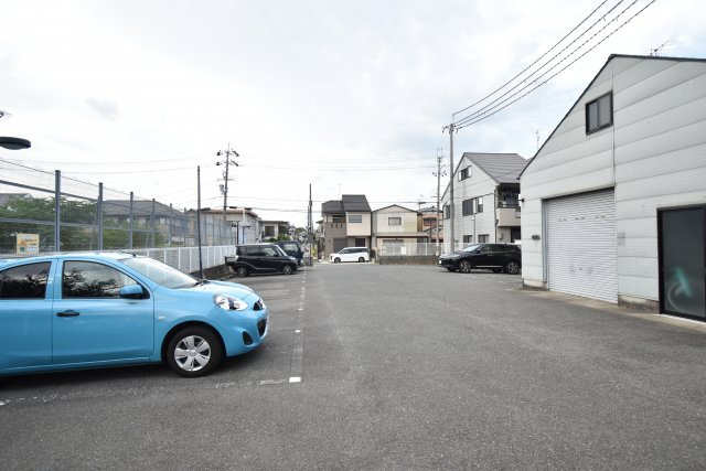 ファームハイツ高畑の駐車場