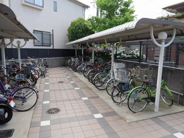 【その他共用部分】 | ルミエール諸岡 | ルミエール諸岡の駐輪場