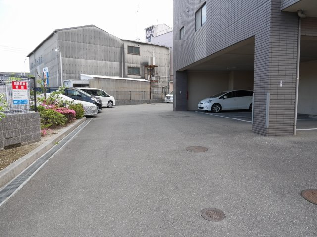 【駐車場】 | ルミエール諸岡 | ルミエール諸岡の駐車場