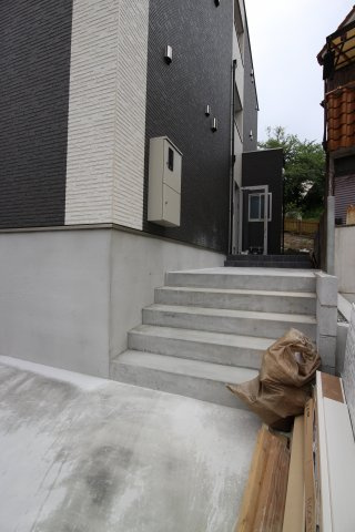 ジーメゾン東垂水のエントランス