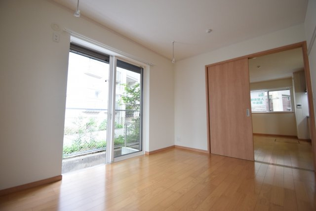 シャルムの居間・リビング|風通しの良いお部屋です