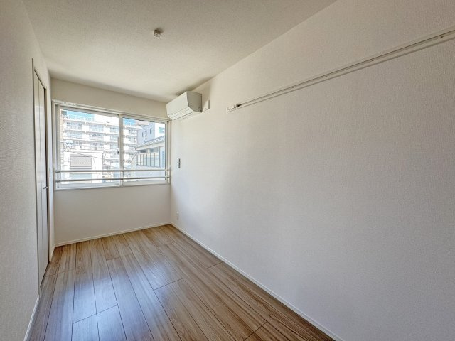 アンジュール西小岩の洋室