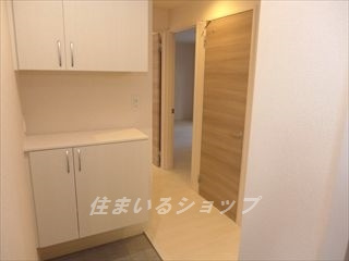 広島市安佐北区口田南９丁目のアパートの玄関|シューズボックス