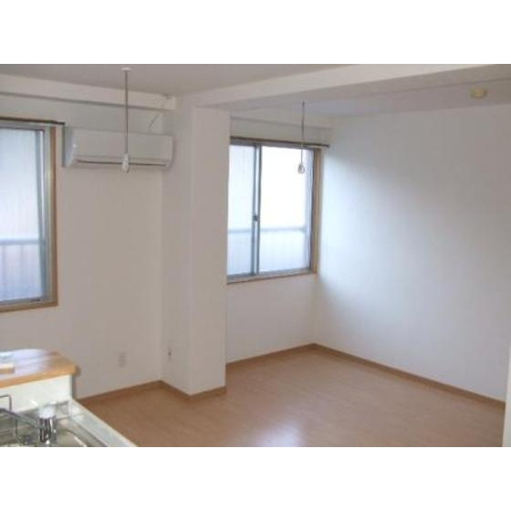 河田ビルの居間・リビング