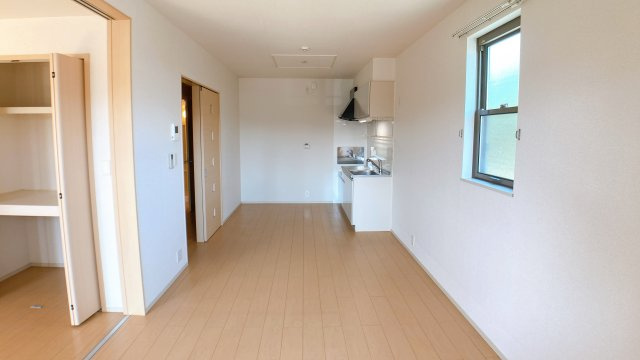 ボヌール青山の居間・リビング