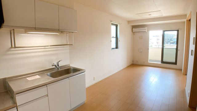 ボヌール青山の居間・リビング