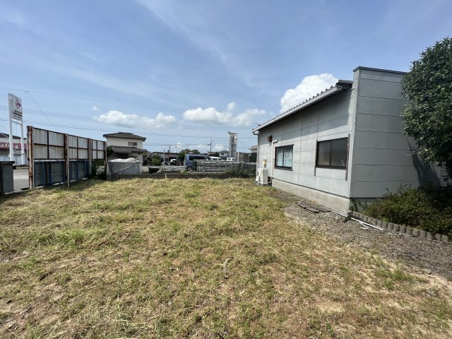 高下西町事務所の中庭