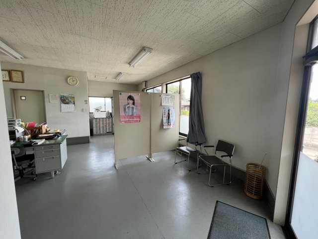 高下西町事務所の内装