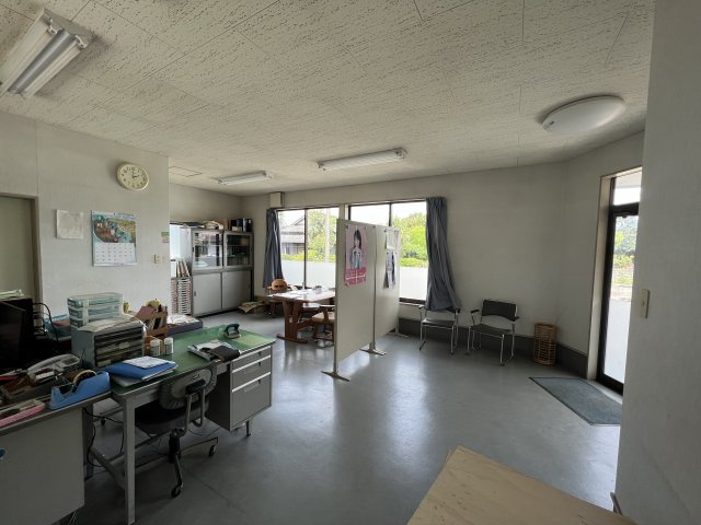 高下西町事務所の内装