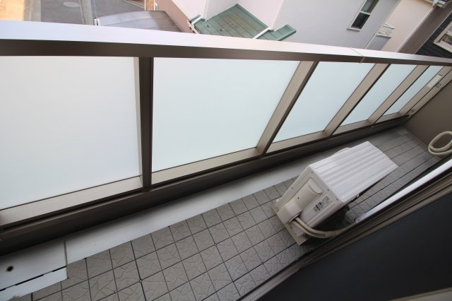 リラフォートのバルコニー|※別号室（205号室）参考写真。現況優先です。
