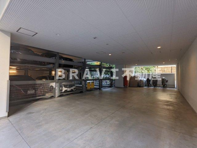 ジ・アーバネックス上町台龍造寺　BRAVI不動産の駐車場|【ジー・アーバネックス上町台龍造寺】駐車場