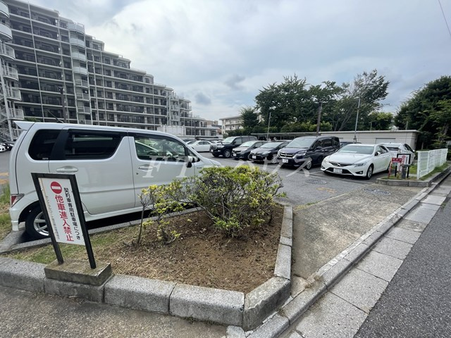 セントラルコート習志野台の駐車場