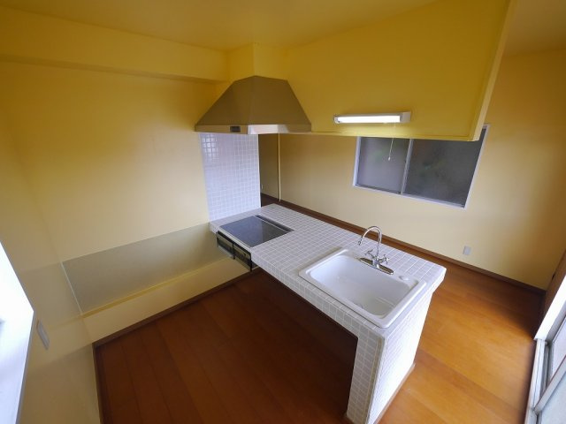 鈴蘭台東町3丁目戸建のキッチン