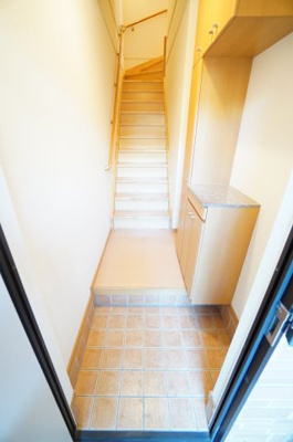 【玄関】 | ピーノ・レジーナⅢ | ※同物件・同タイプの写真です。