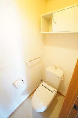 【トイレ】 | ピーノ・レジーナⅢ | ※同物件・同タイプの写真です。