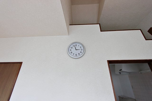 アパートメントKABEの設備|壁掛け時計
