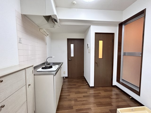 アパートメントKABEの内装