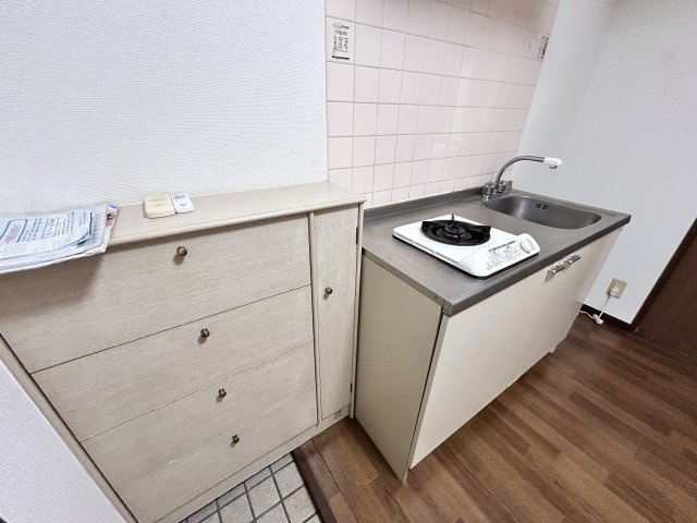 アパートメントKABEのキッチン