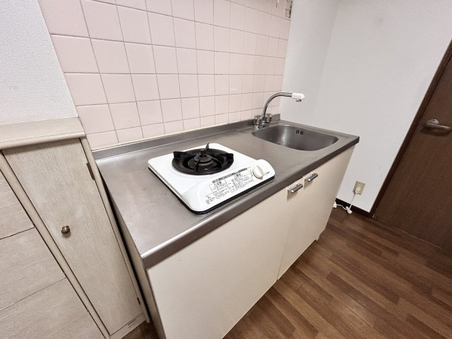 アパートメントKABEのキッチン