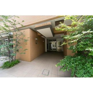 ゆとりのあるエントランスです