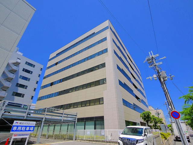 レナ新大宮ビルの外観