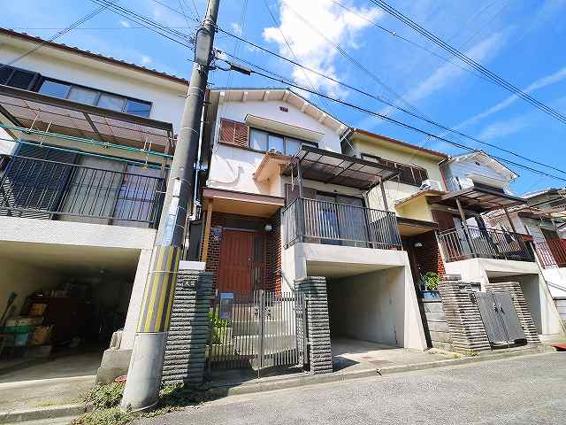奈良市三条栄町貸家の外観|外観は落ち着いています
