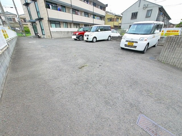 シャルマン南紀寺の駐車場