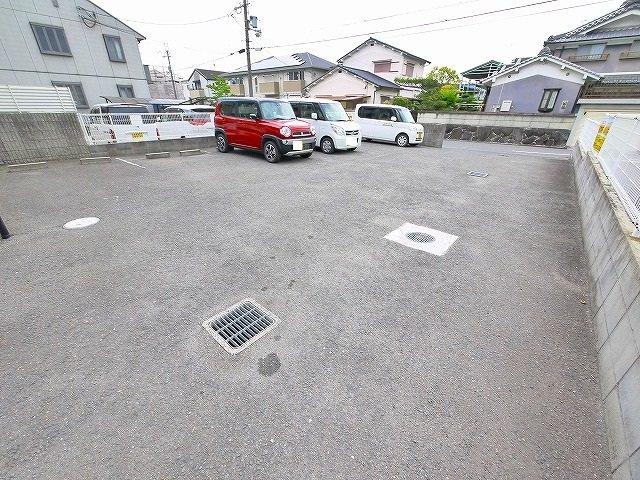 シャルマン南紀寺の駐車場