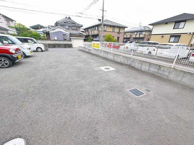 シャルマン南紀寺の駐車場