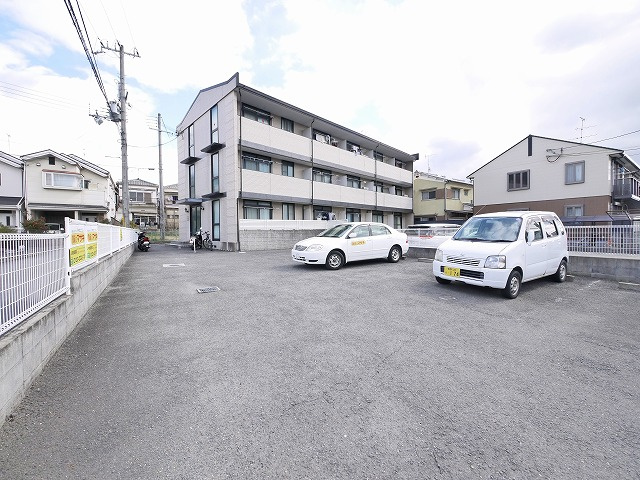 シャルマン南紀寺の駐車場