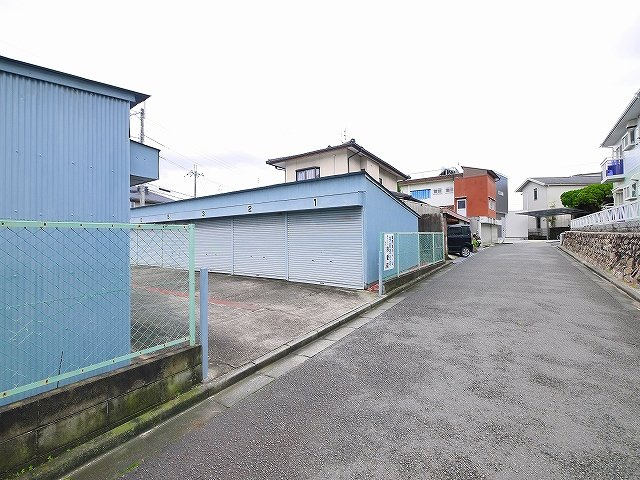 学園前吉田貸ガレージの周辺