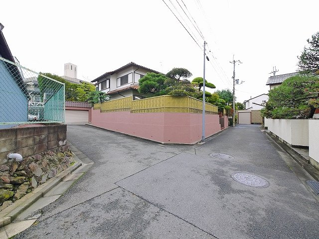 学園前吉田貸ガレージの周辺