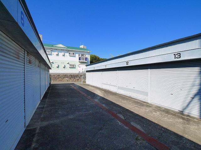 学園前吉田貸ガレージの外観|外観もきれいです