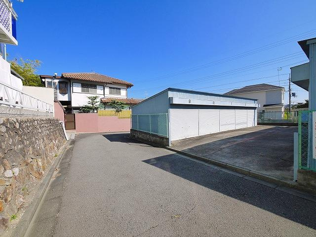 学園前吉田貸ガレージの周辺