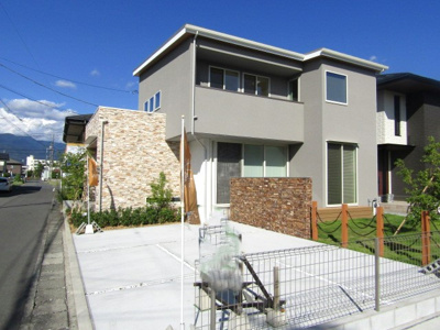 【前面道路含む現地写真】 | 甲府市上石田4丁目 | 前面道路含む現地写真です