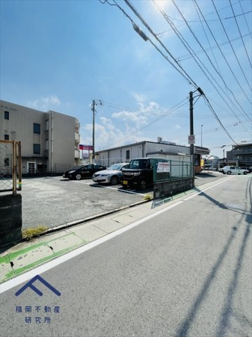サンビューハイツ原の駐車場