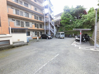 【駐車場】 | 平置き駐車場です。