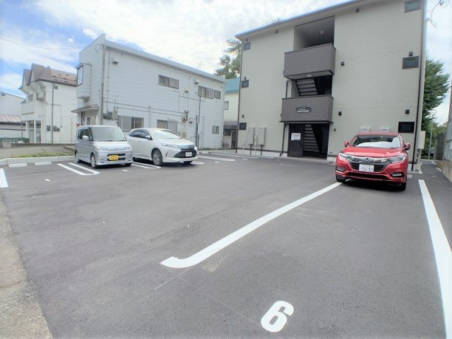 D-roomアベタテの駐車場
