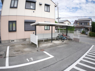 【駐車場】
