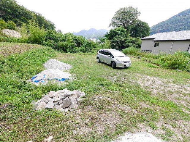 下谷上字芝床ノ上　貸戸建の駐車場|お車2台置けます！
