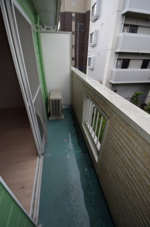 【バルコニー】