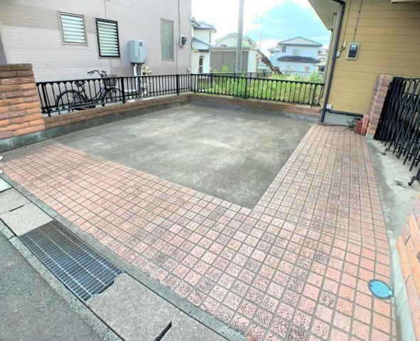 佐波郡玉村町板井　中古の駐車場|駐車スペースもあります