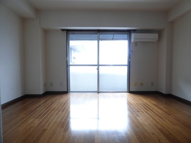 【居間・リビング】 | 新橋ビル