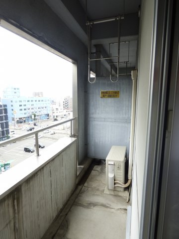 【バルコニー】 | 新橋ビル