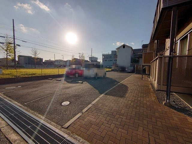 フルーレの駐車場
