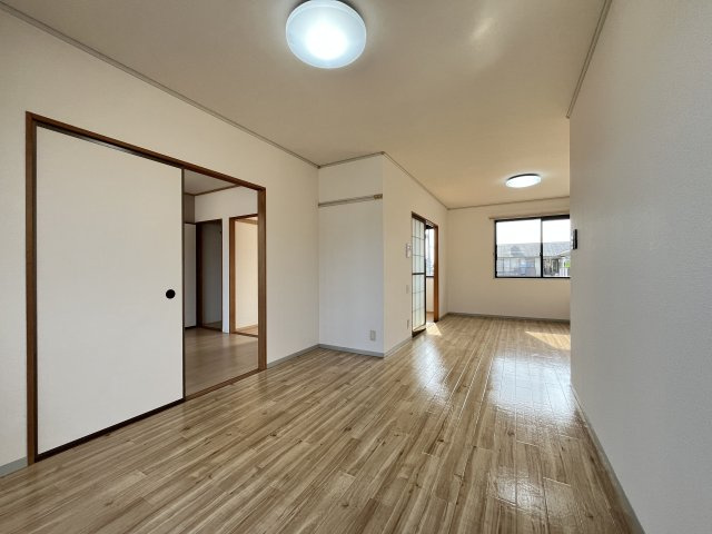 エアフォルクA棟の居間・リビング