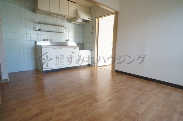 プレアール宝塚泉町の居間・リビング