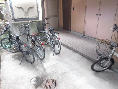 Villa西裏（ヴィラ西裏）の駐車場|敷地内駐輪場