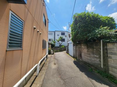 Villa西裏（ヴィラ西裏）の周辺|前面道路